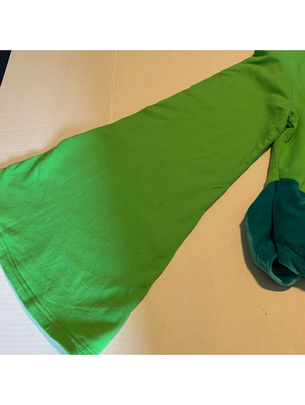 森宿 Green Long Sleeve Top with Teal Velvet Ruffle Hem, Size M - Picture 3 of 9